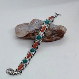 Elegant Silver and Turquoise Bracelet